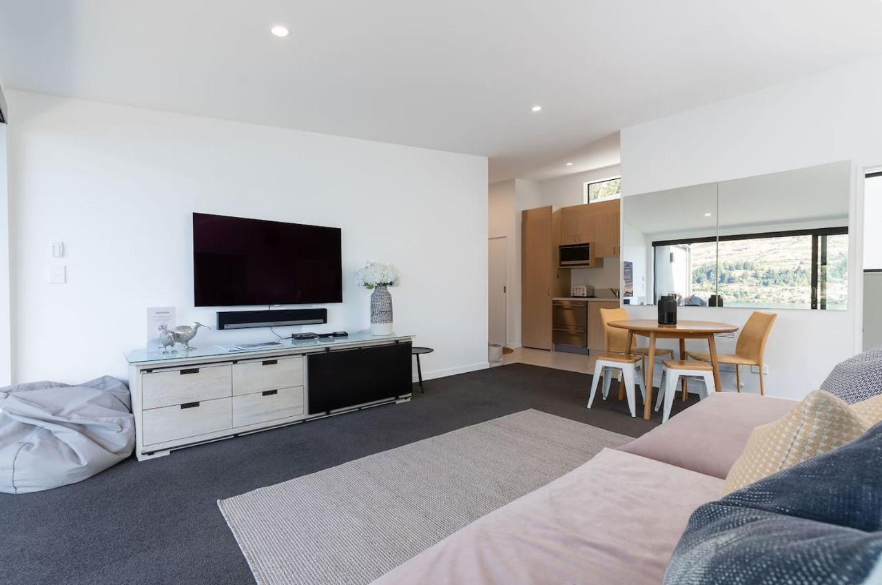 'Lakelife' Lake Front Apartment Queenstown Dış mekan fotoğraf